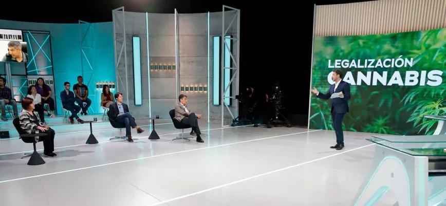 Fidel Moreno, defendió la regulación integral de la planta del cannabis en el programa Las Claves del Siglo XXI.  