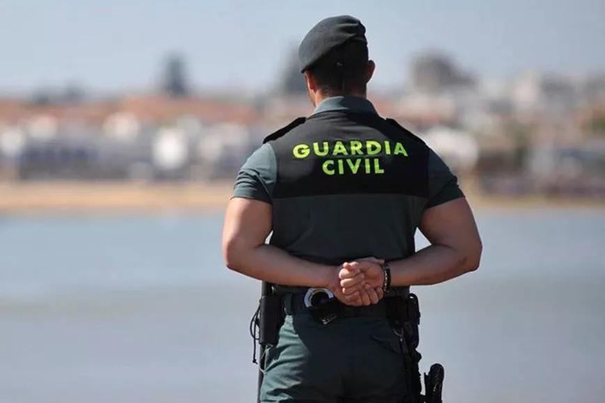 Suspenden a un Guardia Civil que fue a comprar cocaína en horario de servicio