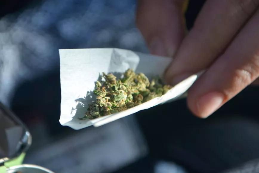 Proponen suprimir la diferencia entre usuarios y traficantes de drogas en Ecuador 