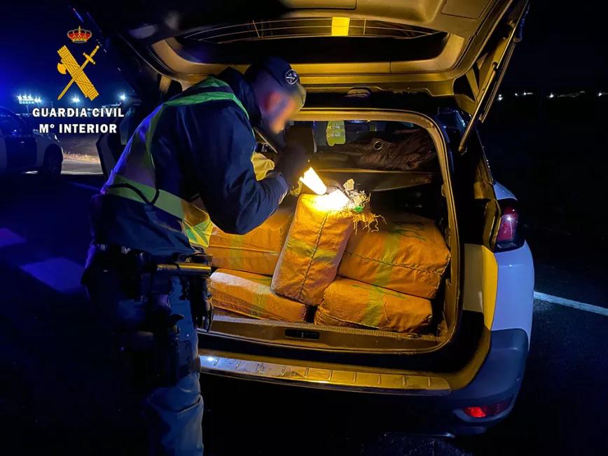 Detienen a un hombre que conducía con media tonelada de hachís en Extremadura