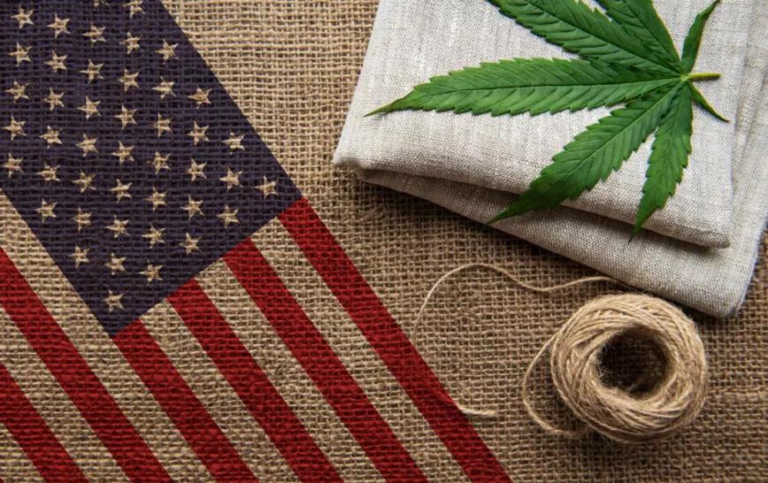 Congresistas de EE UU piden que la bandera nacional sea de cáñamo 
