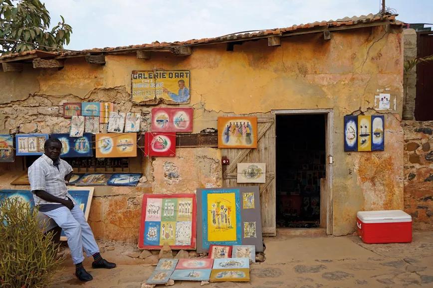 Vendedor de cuadros en Gorée.