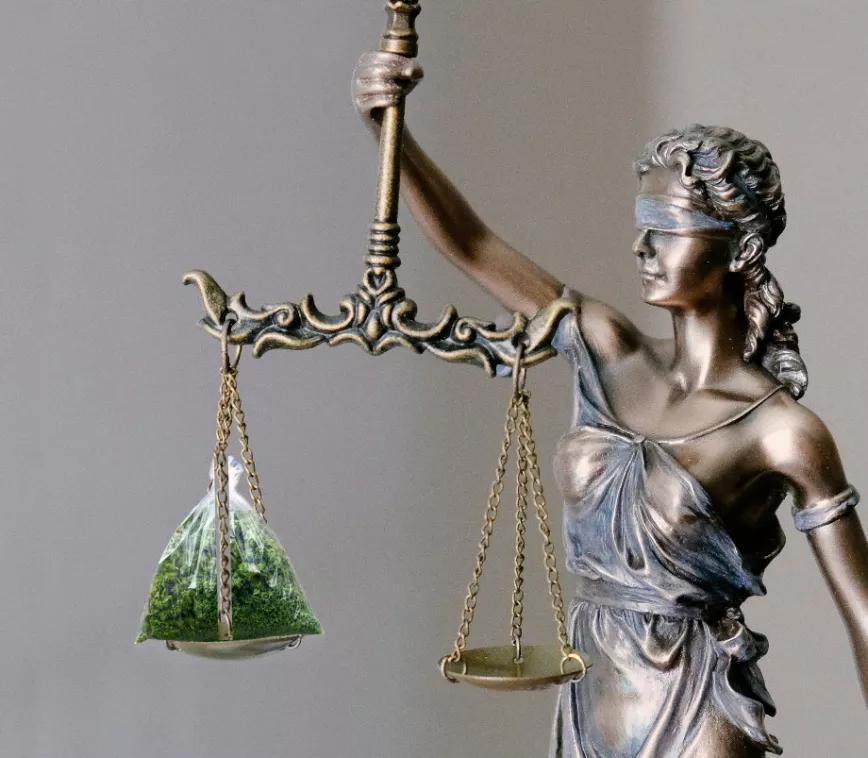 Absuelto el dueño de una tienda de CBD en Barcelona