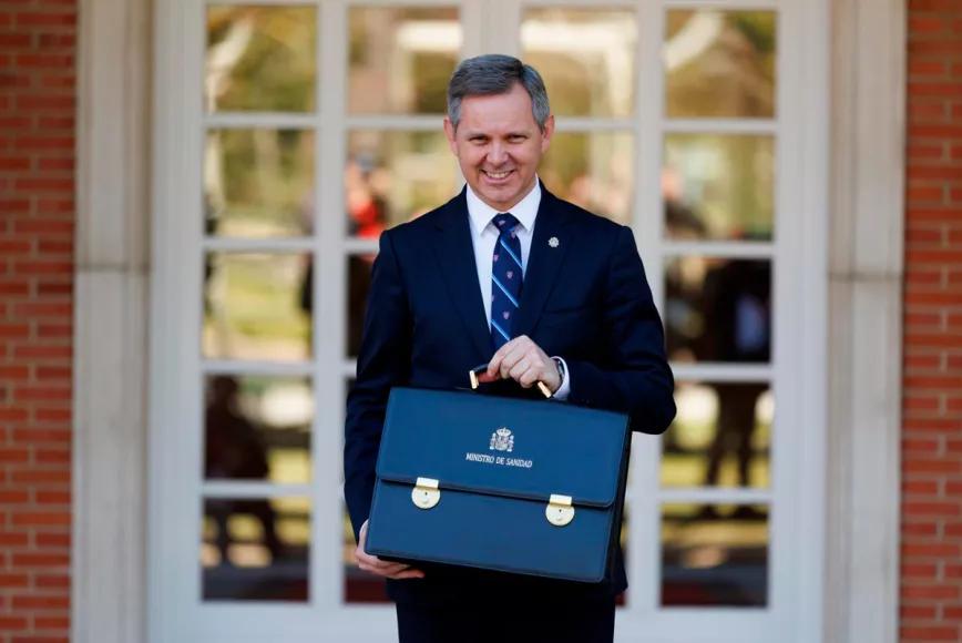 El nuevo ministro de Sanidad se estrena dudando de la regulación del cannabis medicinal 