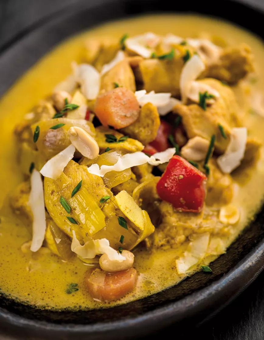 Curry de pollo con coco Nightingale y cacahuetes 