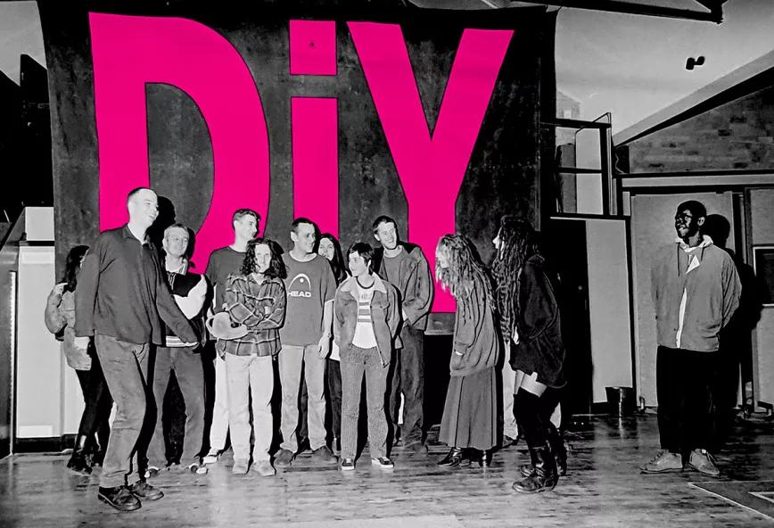 DiY y el movimiento Free Party: dejarse las neuronas en la lucha por el derecho a la fiesta