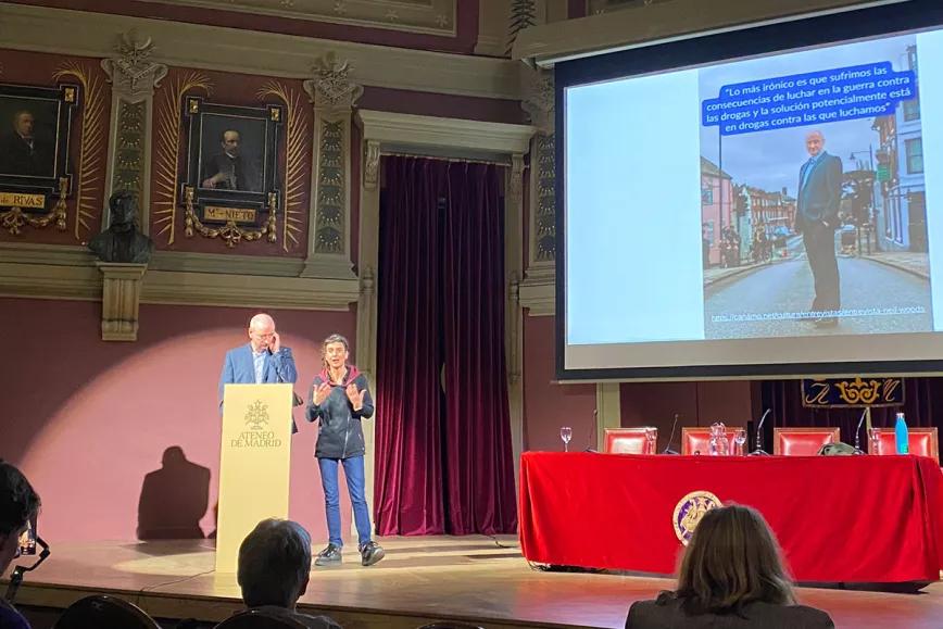 Sucedió una conversación urgente en Madrid: la relación entre la policía y las drogas