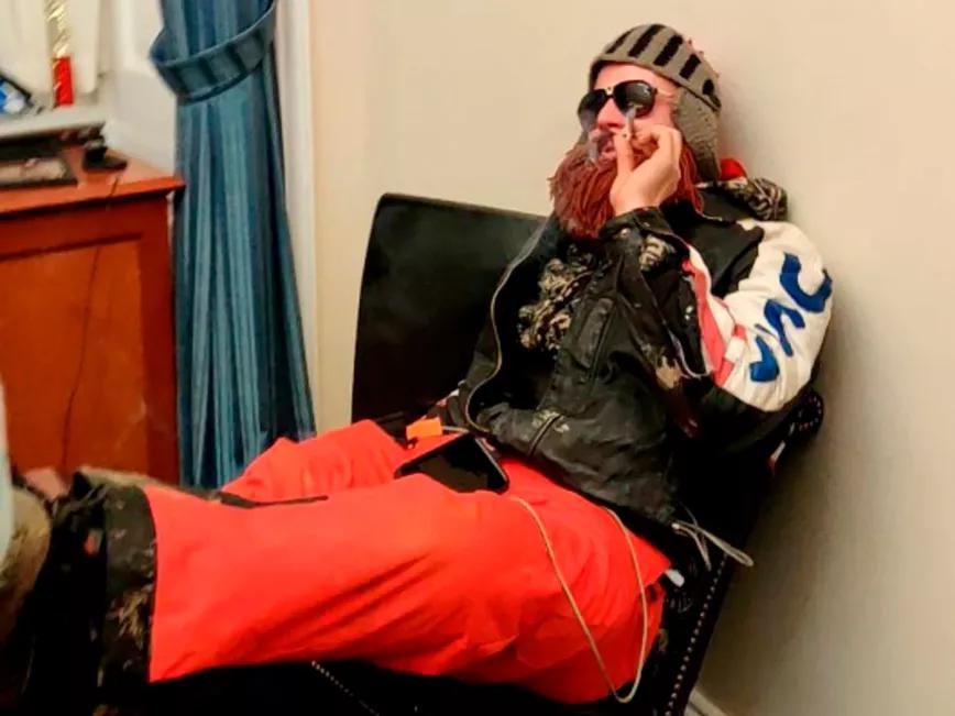 Tres años de prisión para el “fumador de porros” en la toma del Capitolio