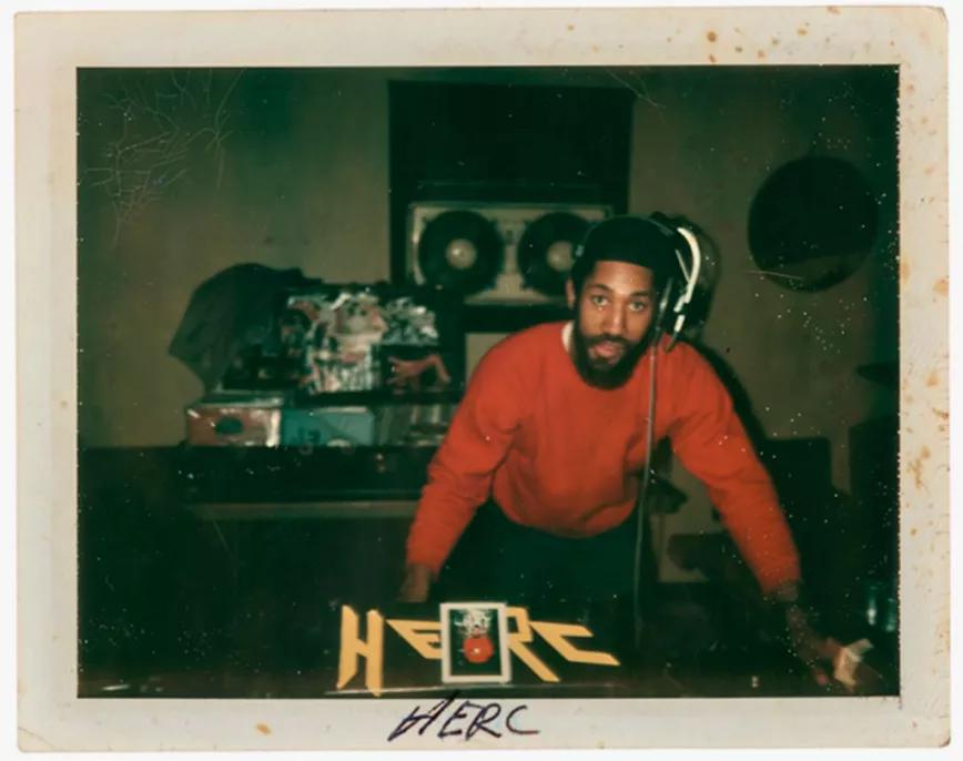 DJ Kool Herc, el primer dj de rap de la historia.