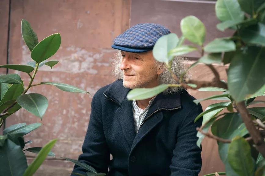 Alonso del Río, fabricante de instrumentos de liberación. Fotos: Paulina Flores