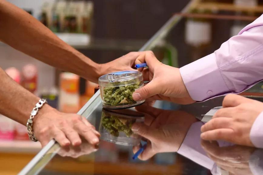 Un nuevo estado de EEUU empezó a vender cannabis para todos los usos de forma legal