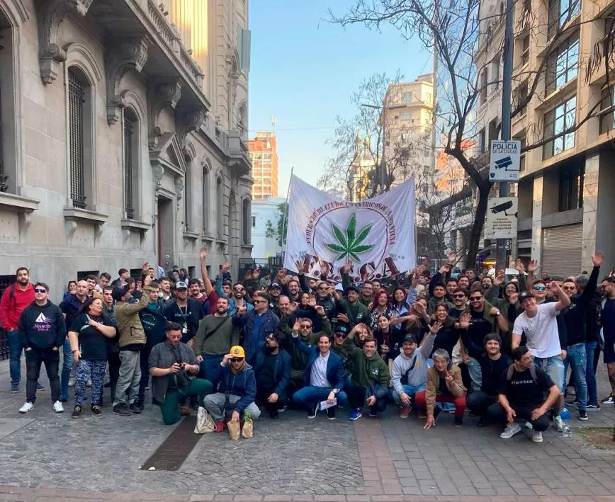 Federación de Clubes Cannábicos de Argentina (FECCA) 