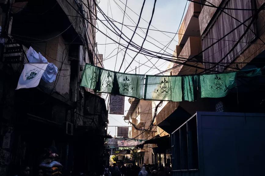 Fumando porros con el genocidio en los talones