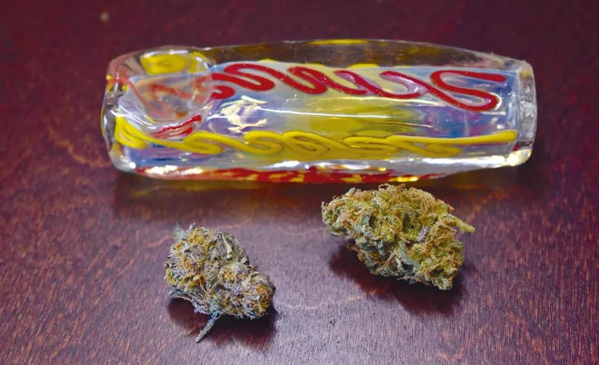 La cata en pipa permite fumar la hierba pura, sin tabaco ni papel y en pequeñas cantidades. 