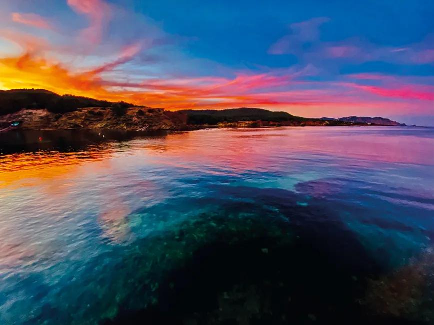 Un porro en Ibiza: entre resinas y la experiencia auténtica