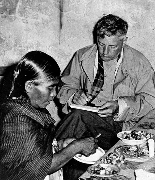 María Sabina con Robert Gordon Wasson.