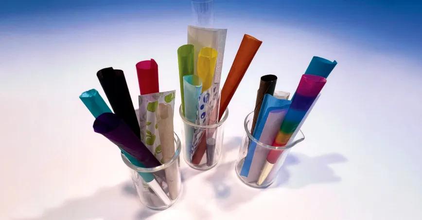 Alertan sobre metales tóxicos en papeles de fumar impresos