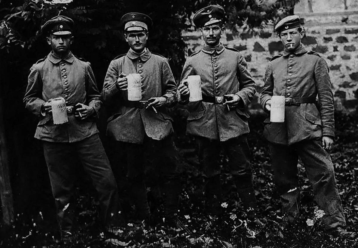 Baco ha sido, desde el imperio romano, la deidad más adorada por las tropas.