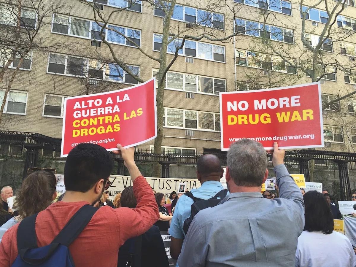 Llegada de la Caravana por la Paz a las afueras de la Sede de Naciones Unidas en Nueva York.
