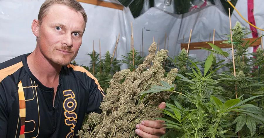 Ross Rebagliati, campeón olímpico en 1998 en la categoría de Snowboard, dirige un negocio de venta de marihuana medicinal en Canadá.