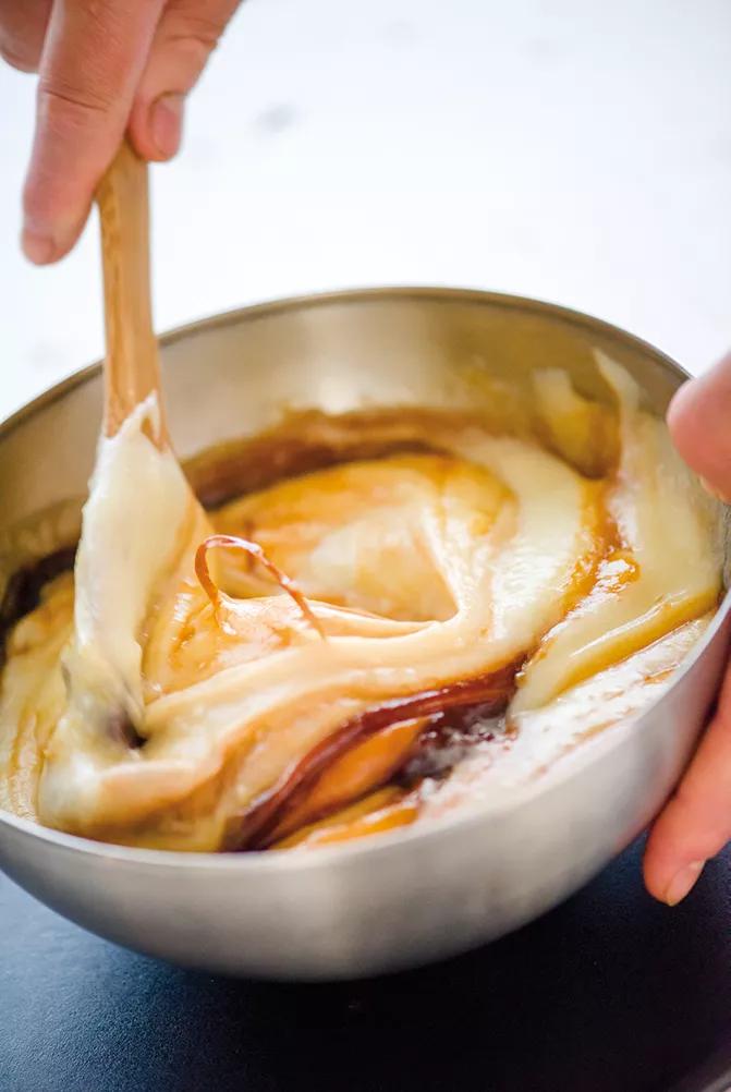 Elaboración de helado de caramelo