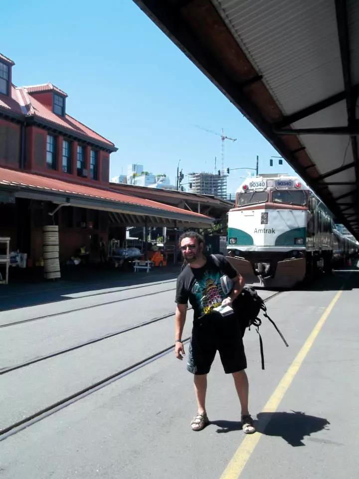 El autor del reportaje aterrizando en Portland