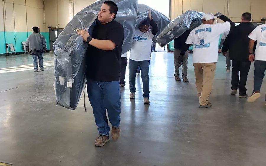 El dinero de los dispensarios ayuda a los sin techo