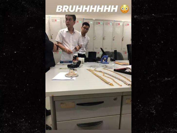 El rapero Lil Jon ha tenido que pasar un tiempo en la cárcel por llevar demasiadas joyas de alto valor sin haberlas declarado antes.