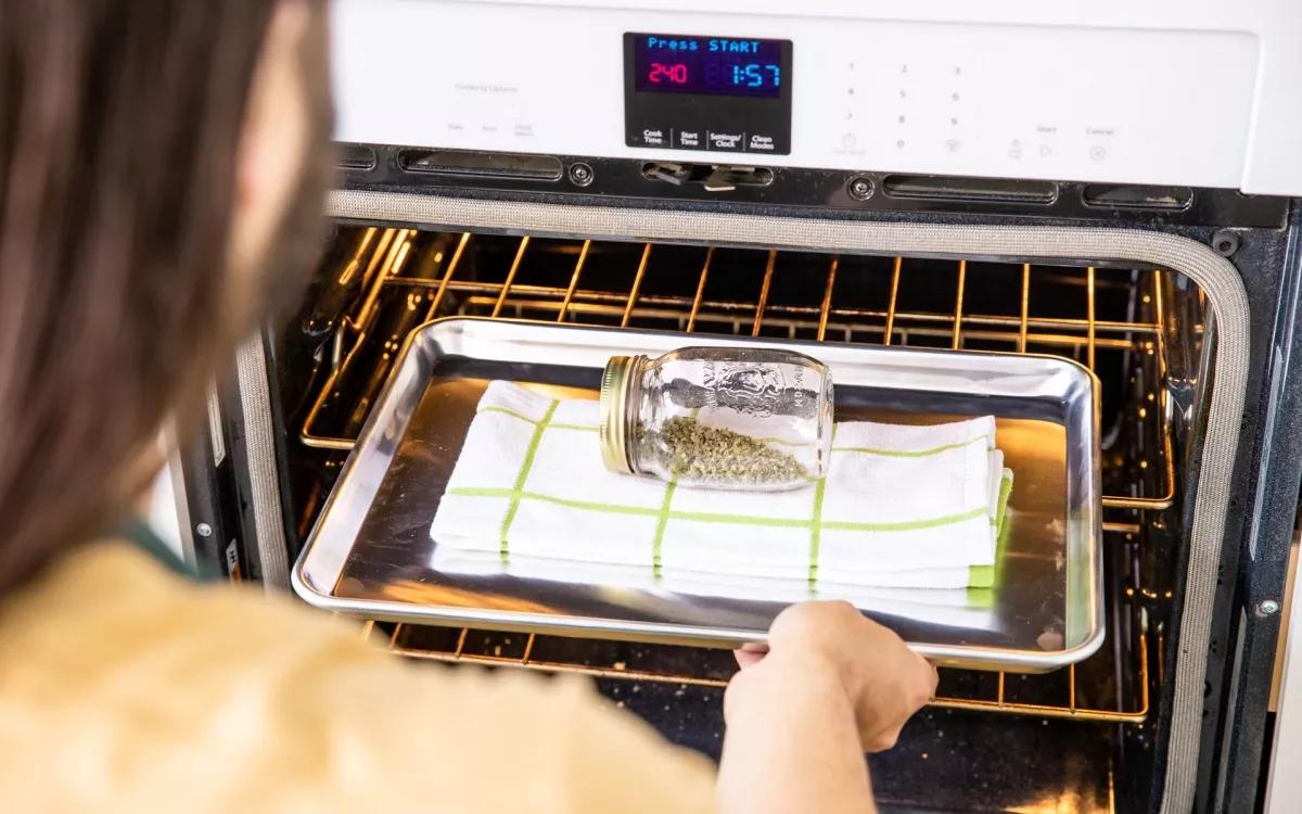 Descarboxilación para principiantes usando un tarro de cristal