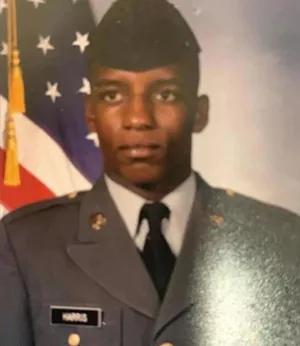 Derek Harris, el veterano que fue sentencia a cadena perpetua por 30 dólares de maría sale de la cárcel