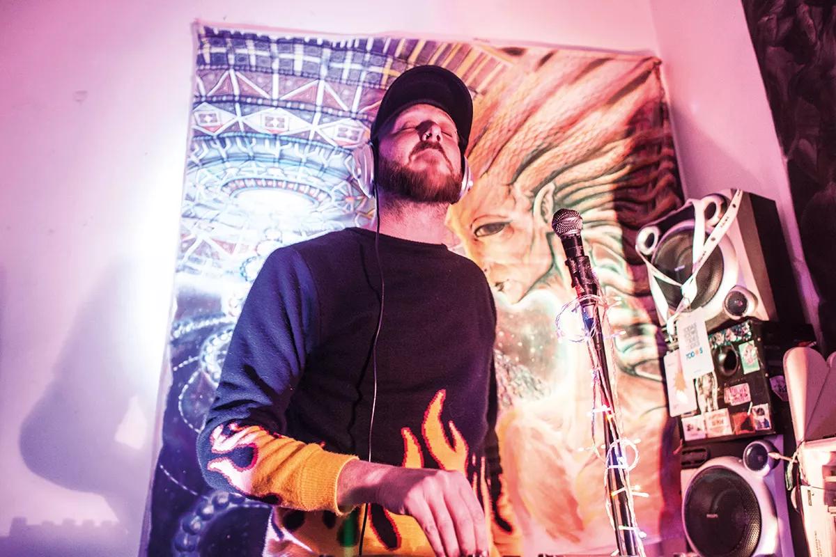 Yo fumo, tú fumas. Un ensayo fotográfico que busca desarticular el estigma hacia el consumo recreativo del cannabis