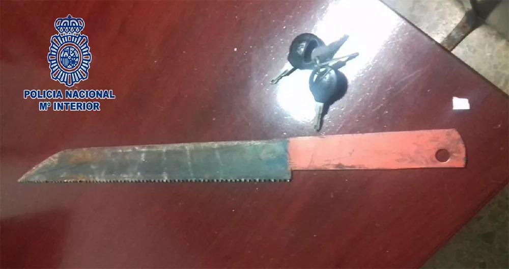 Cuchillo y llaves del vehículo, Molina de Segura (Murcia), 2017.