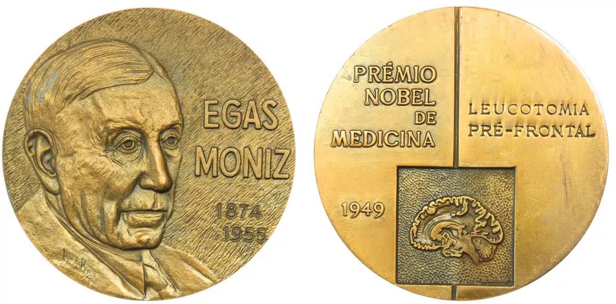 Medalla que celebra la concesión  del Nobel de Medicina a Moniz en 1949 y lleva impreso un cerebro y las palabras de Leucotomía Pre-Frontral.