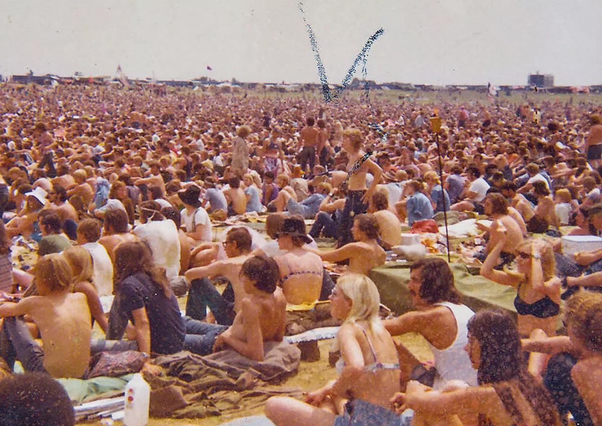 Los organizadores del Goose Lake Festival calcularon la asistencia de sesenta mil espectadores, se presentaron doscientos mil.