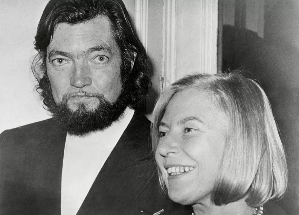 Cortázar con la traductora Ugné Karvelis, uno de los múltiples amores que vive tras la separación de Bernárdez.