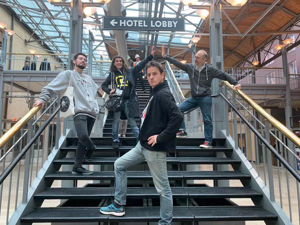 La entrevistadora y Scott Bernstein durante la Reform Conference en Sant Louis (Missouri), en noviembre de 2019, junto a Steve Rolles de Transform Drug Policy (Reino Unido) y Jacob Chagnon de Students for Sensible Drug Policy.