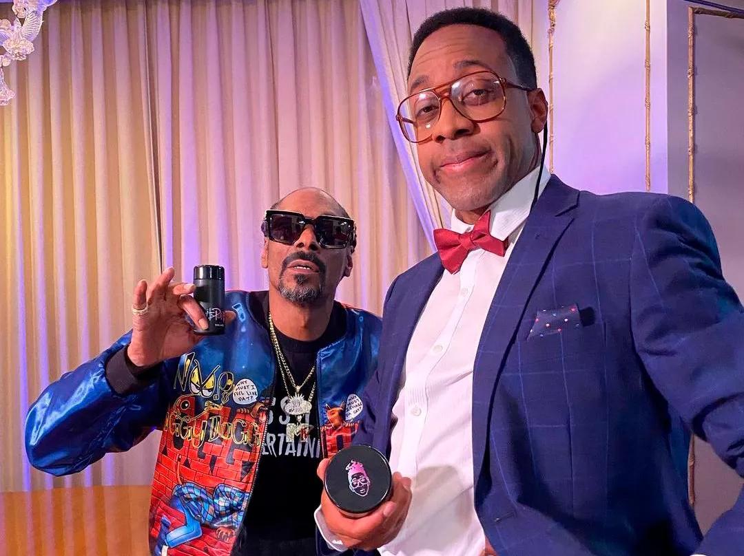 Steve Urkel está de vuelta para vender marihuana