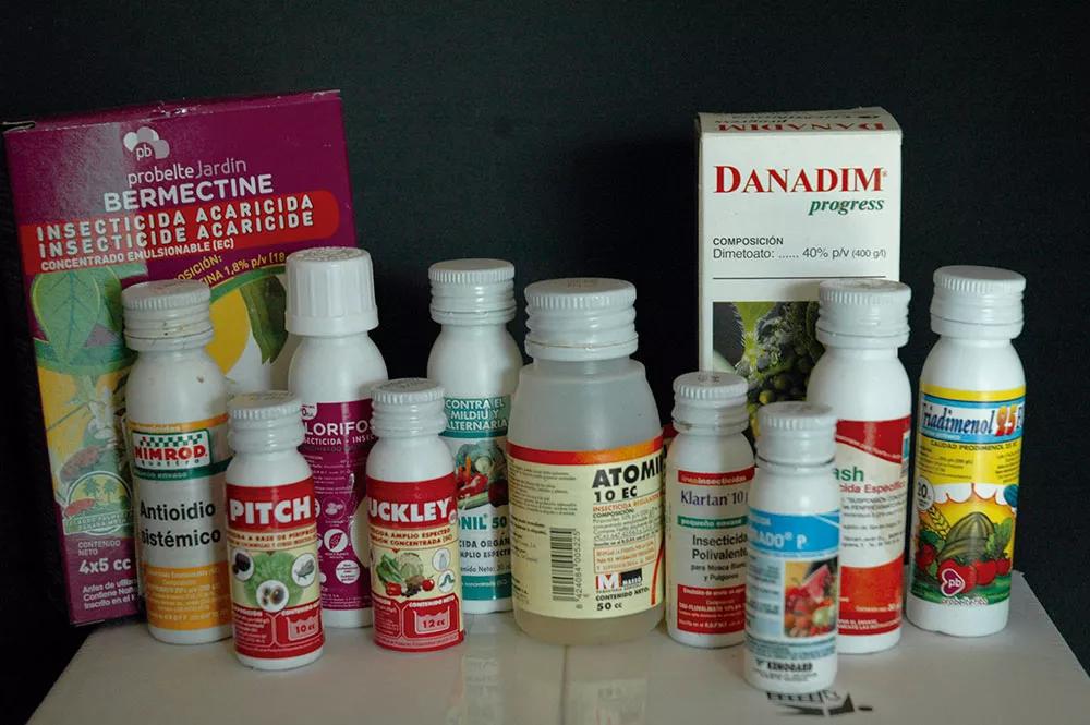 Colección de pesticidas poco tóxicos y autorizados para agricultura ecológica. 