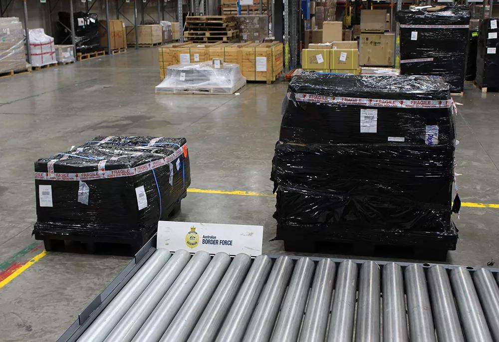 Descubren 300 kilos de MDMA líquido ocultos en botellas de vino francés