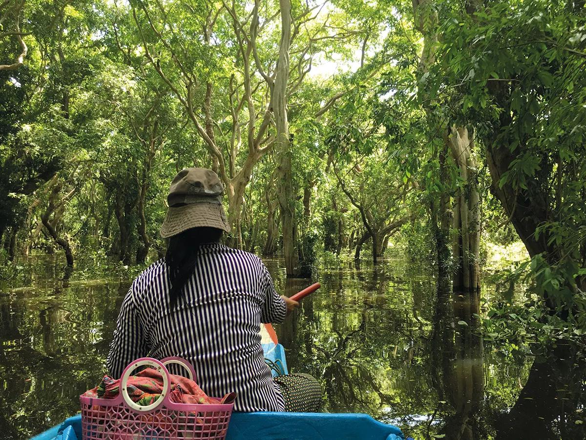 Comer, fumar y volar, en Camboya todo es empezar