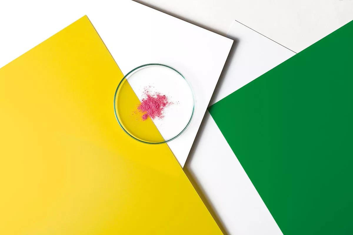 Tusi la moda de esnifar polvo rosa Laura Aranda