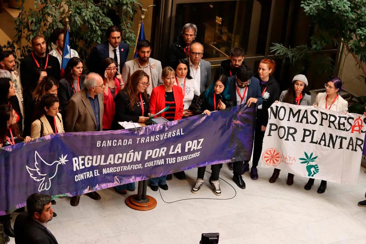 Diputados chilenos presentan un proyecto de ley para regular el uso adulto de cannabis