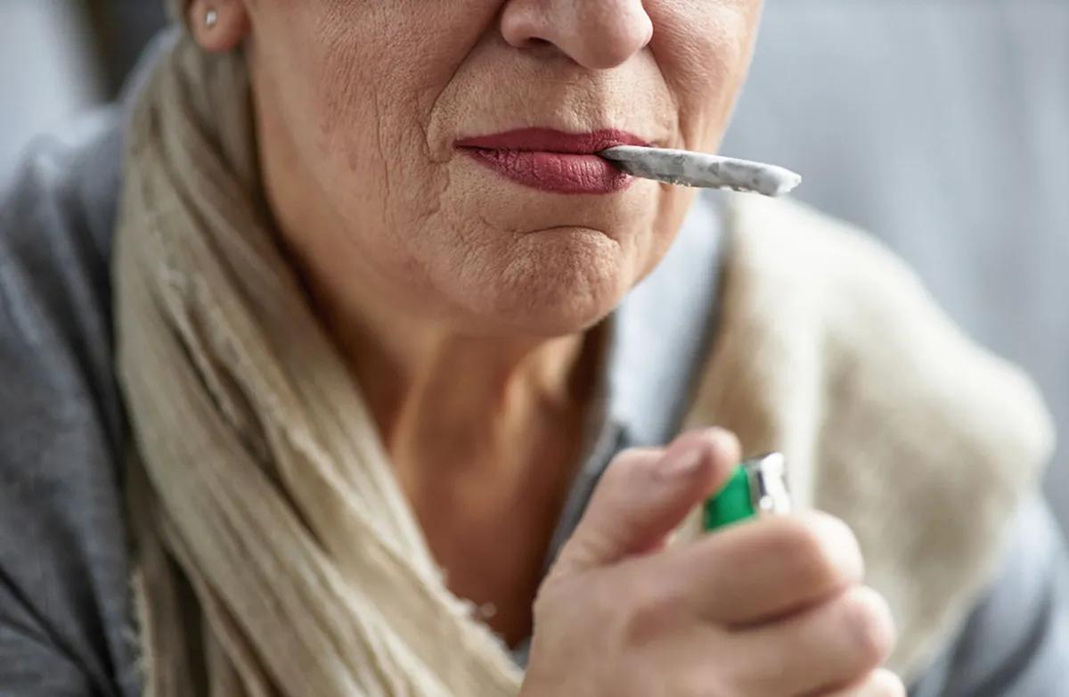 Vinculan acceso a cannabis recreativo con menor suicidio en adultos mayores